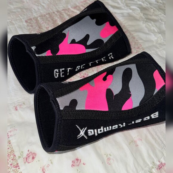 Bear Komplex Pink Camo Neoprene Compression Knee Sleeves - Picture 4 of 7